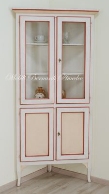 Vetrina angolare in legno massello laccata stile classico